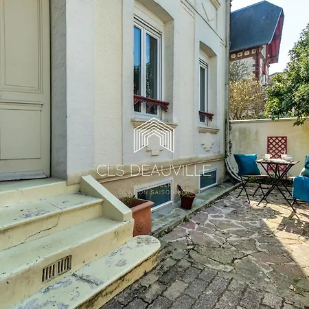 Aux Planches C.l.s * Deauville